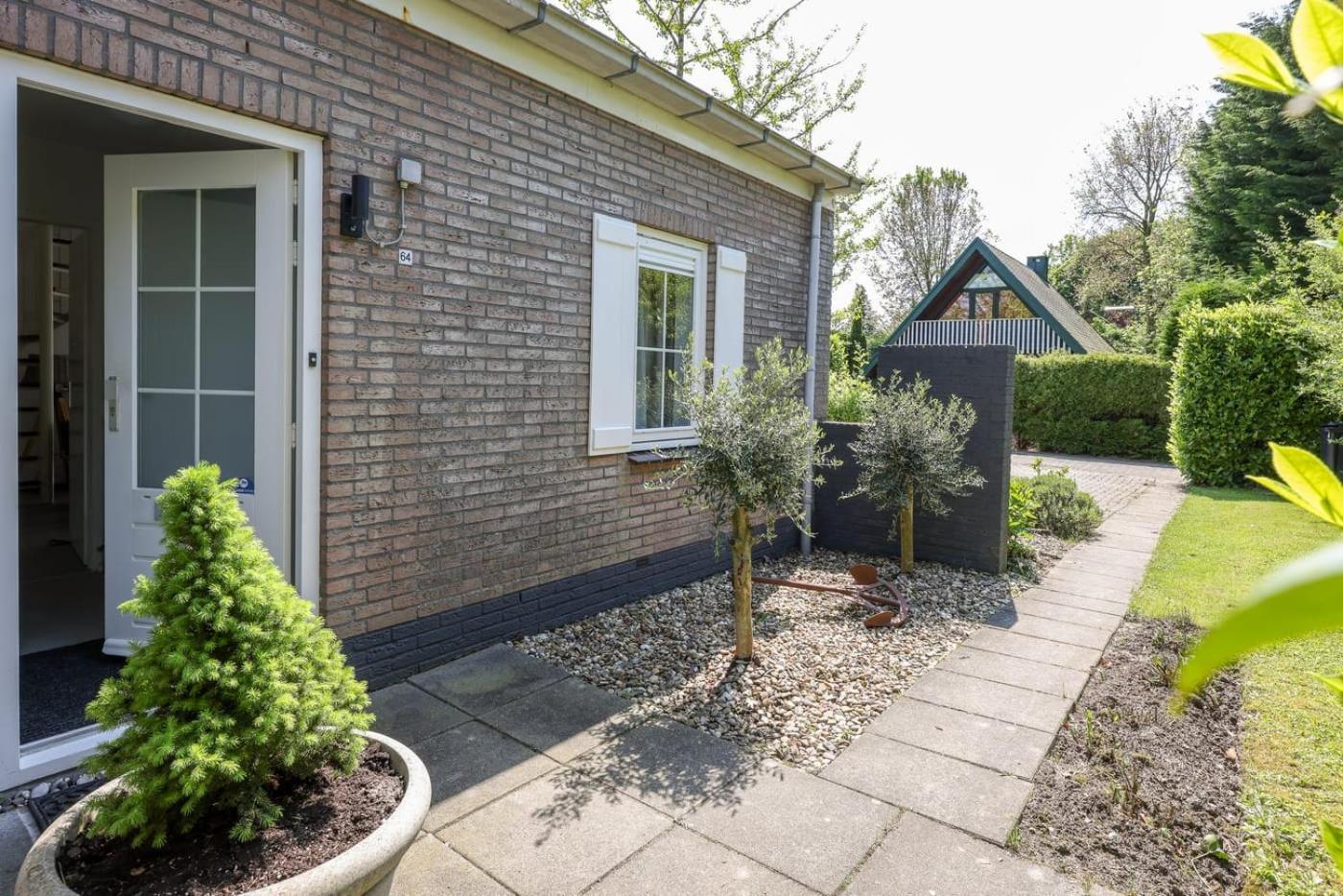 Hello Zeeland - Vakantiehuis De Elf Boompjes 64 ブライニッセ エクステリア 写真